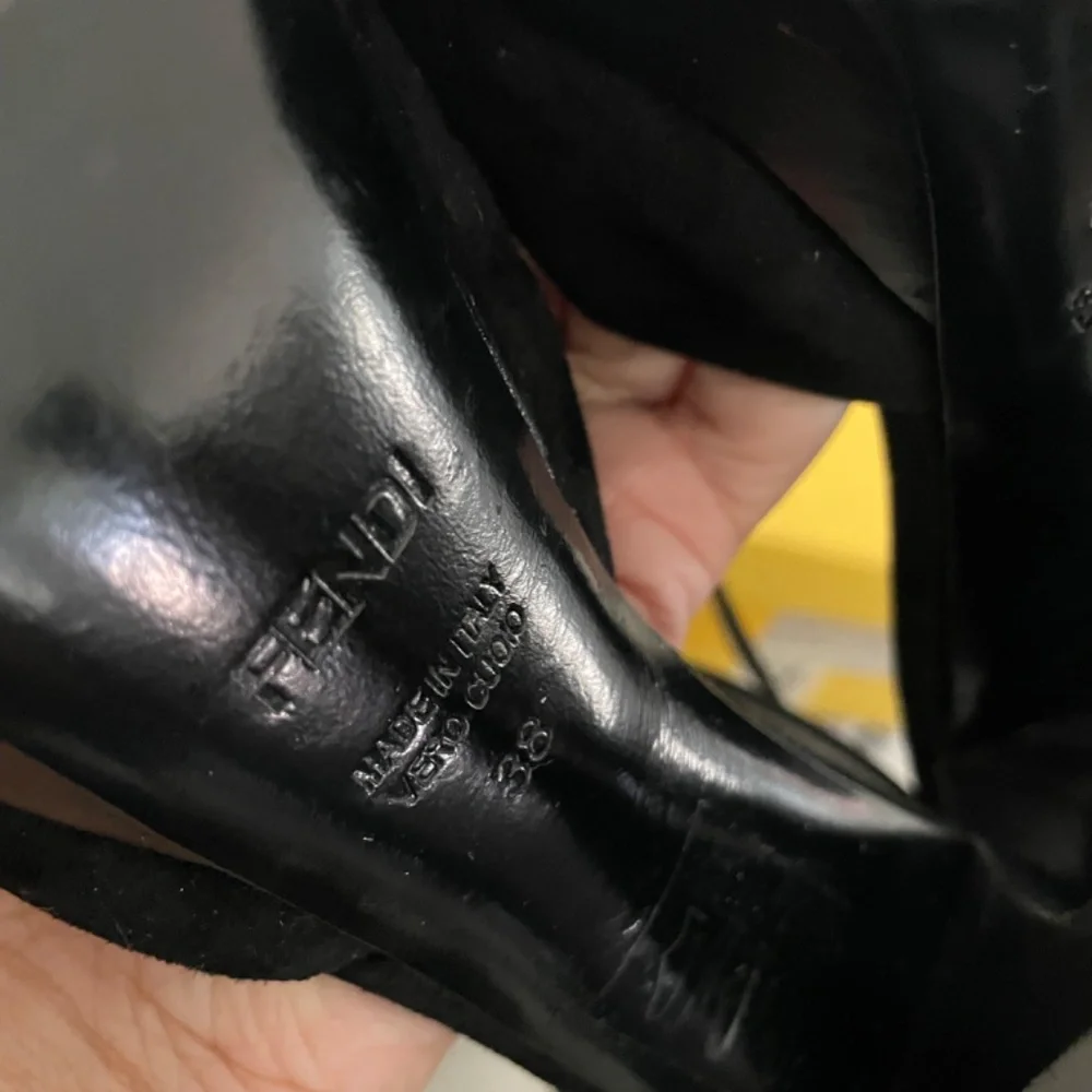 FENDI T STRAP Black Suede Leather Spuntata Peep Toe 5” Heels Size38